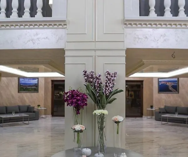 Апартамент Valencia Gardens Luxury Несебър