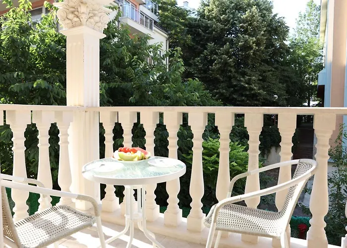 Valencia Gardens Luxury Апартамент