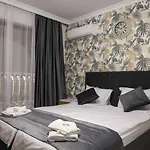 Valencia Gardens Luxury Apartment